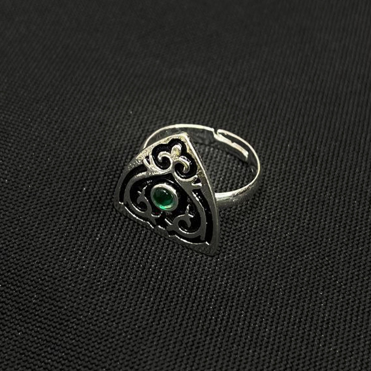 Комплект казахских национальных украшений из подвески, кольца и сережек с зеленым камнем вид 13 - фото 2 - id-p108968849