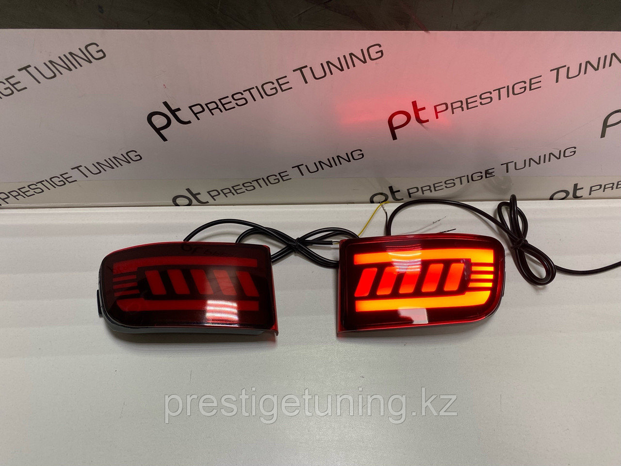 Задние отражатели LED в бампер на Land Cruiser Prado 120 (Красный цвет) дизайн TRD - фото 1 - id-p108222054