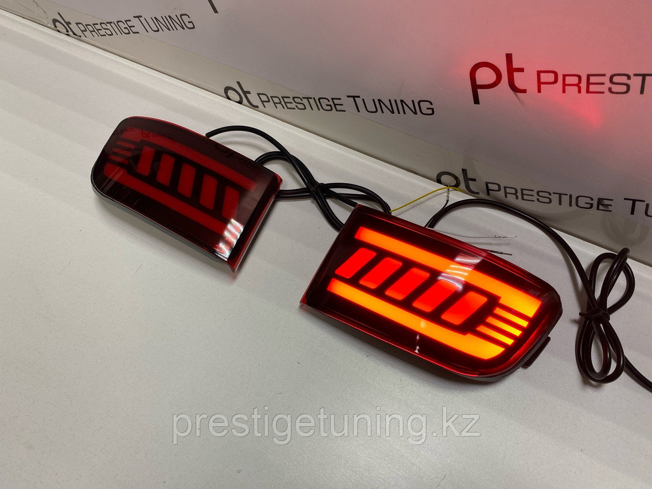 Задние отражатели LED в бампер на Land Cruiser Prado 120 (Красный цвет) дизайн TRD - фото 2 - id-p108222054