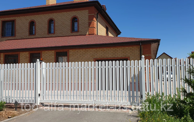 откатные ворота с калиткой в Казахстане