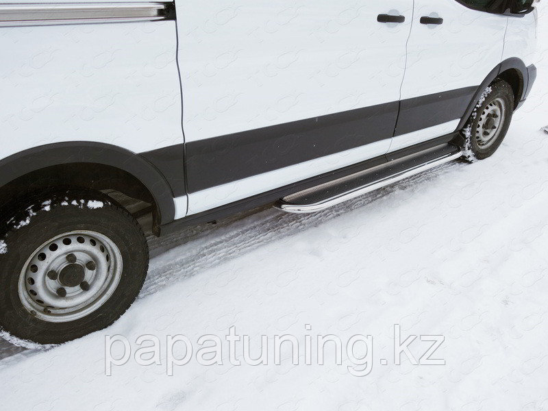 Порог с площадкой (укороченный, нерж. лист) 42,4 мм (левый) ТСС для Ford Transit FWD L2 2013-, фото 1