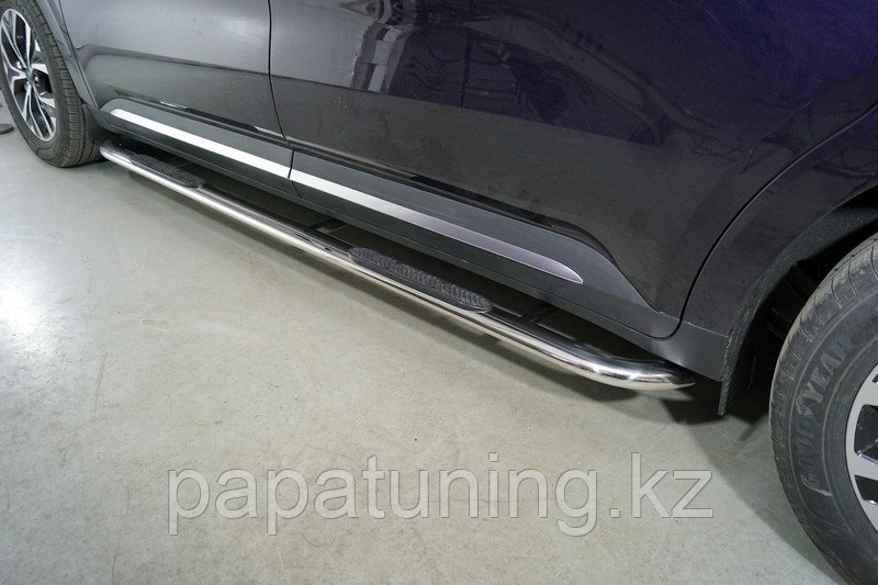 Пороги овальные гнутые с накладкой 75х42 мм ТСС для Kia Carnival (2WD) 2.2D 2021- - фото 1 - id-p108836618