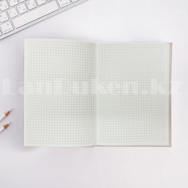 Дәрігер қыздарды тексеріп жатыр (бейне)