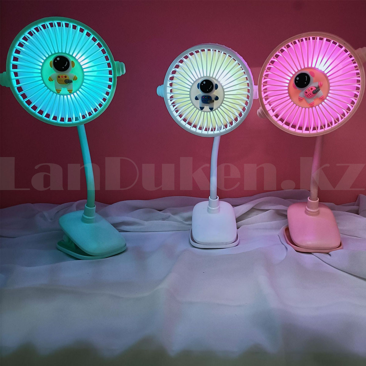 Настольный вентилятор регулируемый на прищепке и подсветкой "Космонавт ...