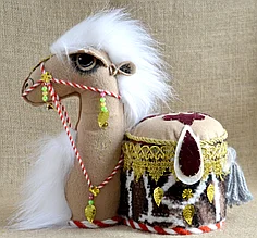 Сувенир "Верблюд с овальной шкатулкой"