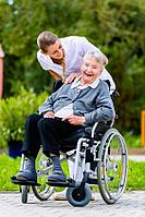 Как правильно подобрать инвалидное кресло-коляску для пожилого человека?