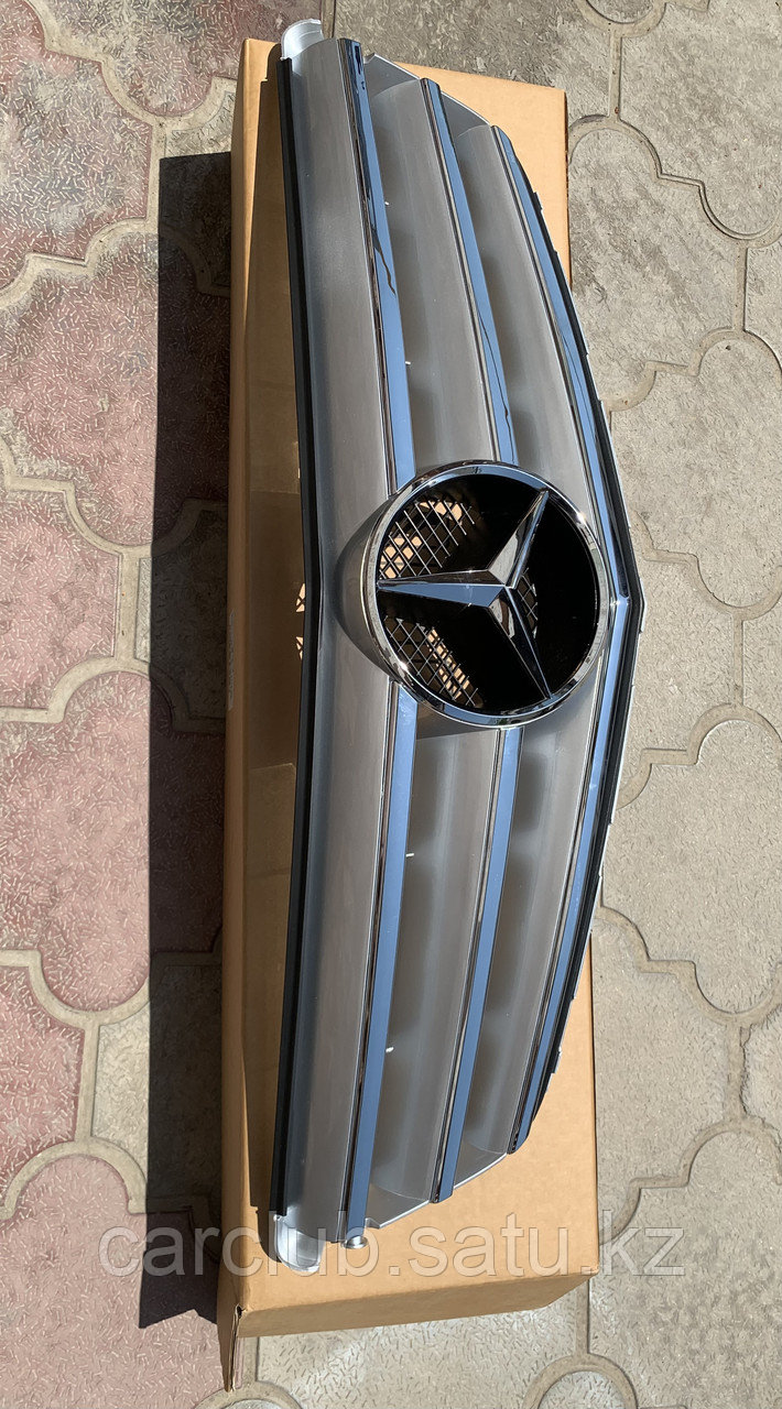 Mercedes-Benz C-Class W204 рестайлинг решетка капота, новая - фото 1 - id-p109053319