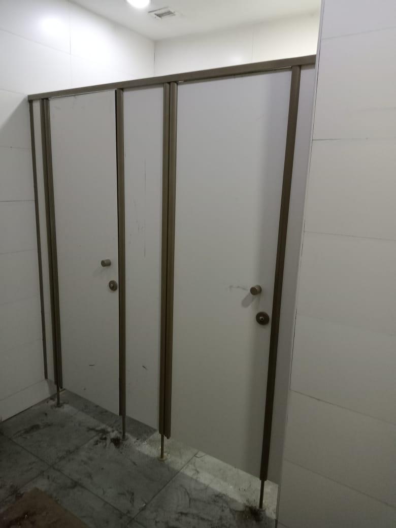 Сантехнические перегородки из HPL панели, фото 1