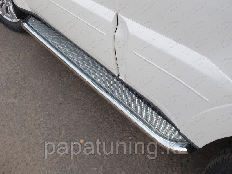 Пороги с площадкой (нерж. лист) 60,3 мм ТСС для Mitsubishi Pajero IV 2014- - фото 1 - id-p108765633