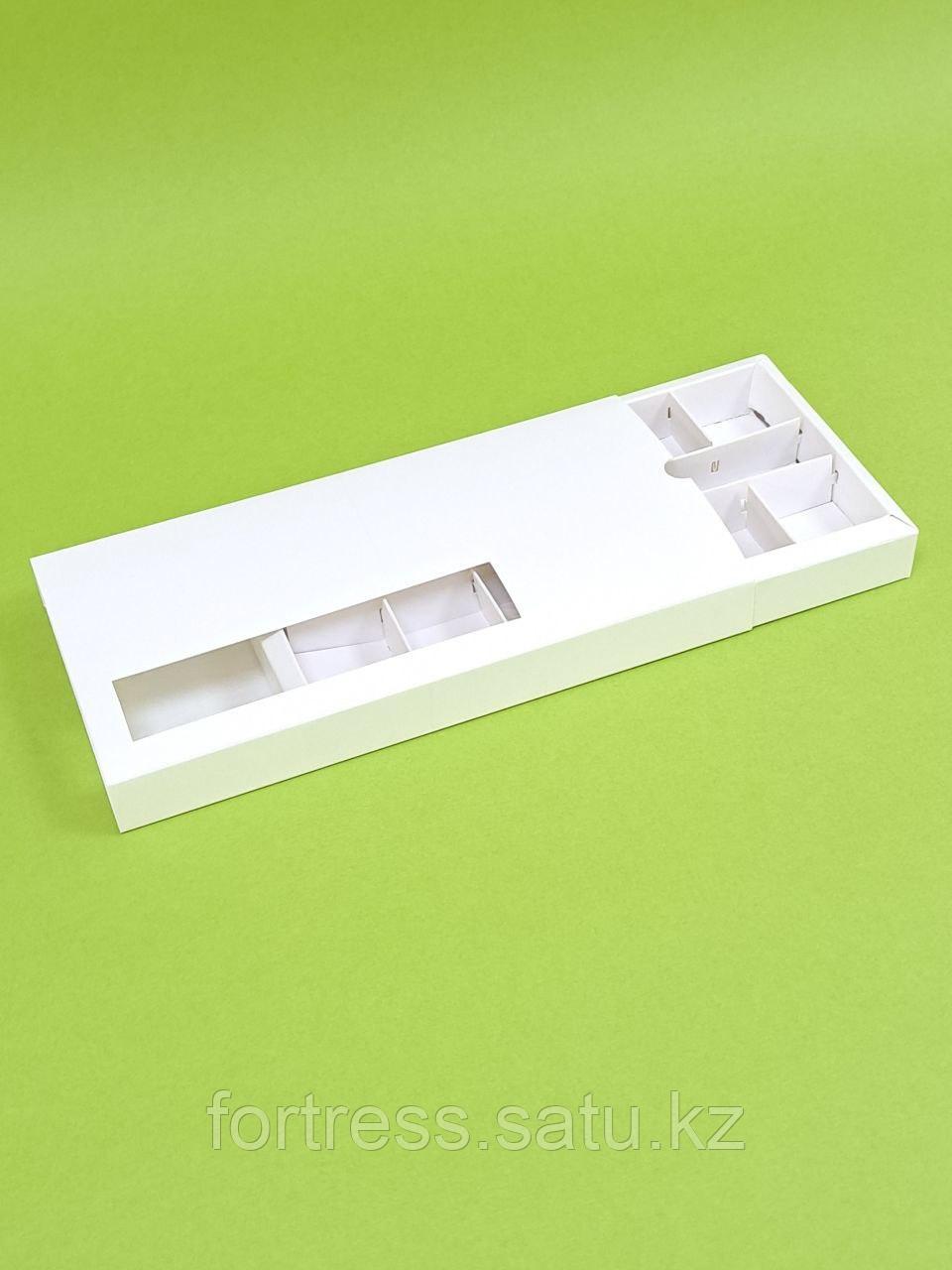 Коробка белая с конструкцией пенал с окном наружный размер 26*13*2,5внут-ний размер(24*11*2,5)раз ячейки 4*4 - фото 3 - id-p107470396
