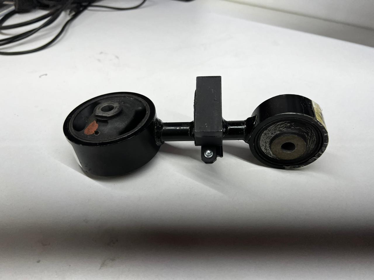 Подушки двигателя оригинал TOYOTA 2AZFE ACU20 ACU30 ANH10