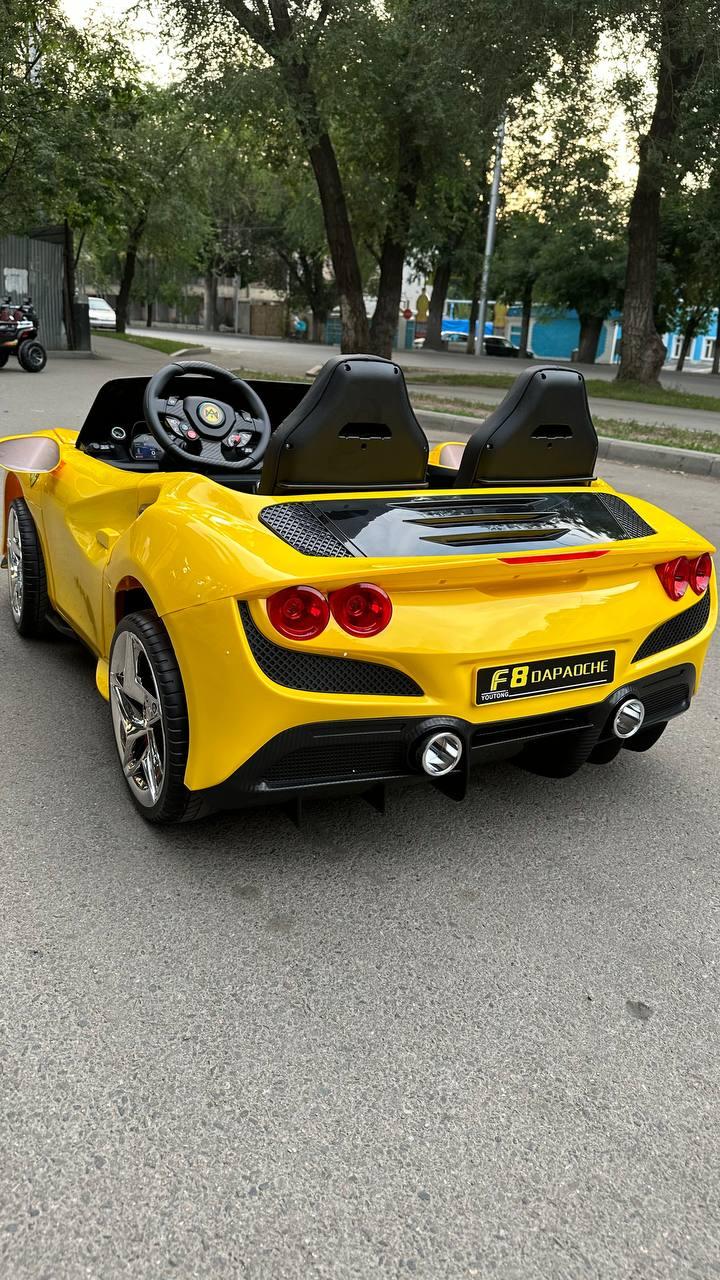 Детская электро машинка на пульте управления Ferrari F8 двухместный - фото 5 - id-p109268547