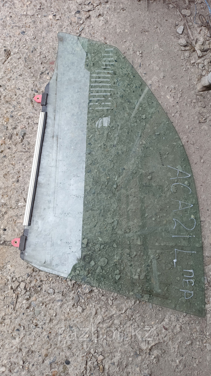 Стекло левое переднее Toyota RAV4  ACA21.