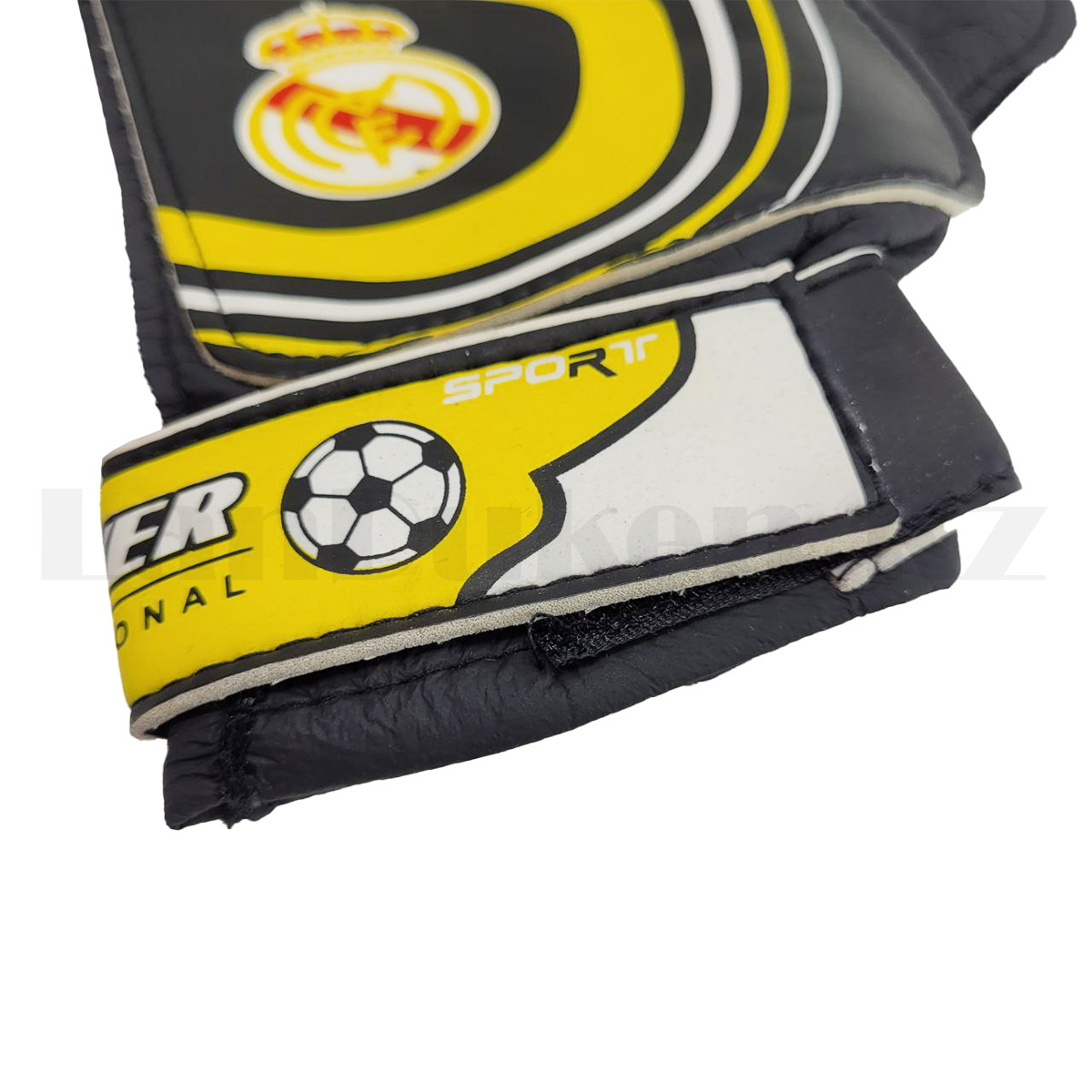 Перчатки вратарские футбольные Реал Мадрид желтые (размер 8 - L) - фото 4 - id-p109311657