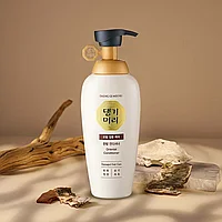 Травяной кондиционер для поврежденных волос Daeng Gi Meo Ri Oriental Conditioner (500 мл)