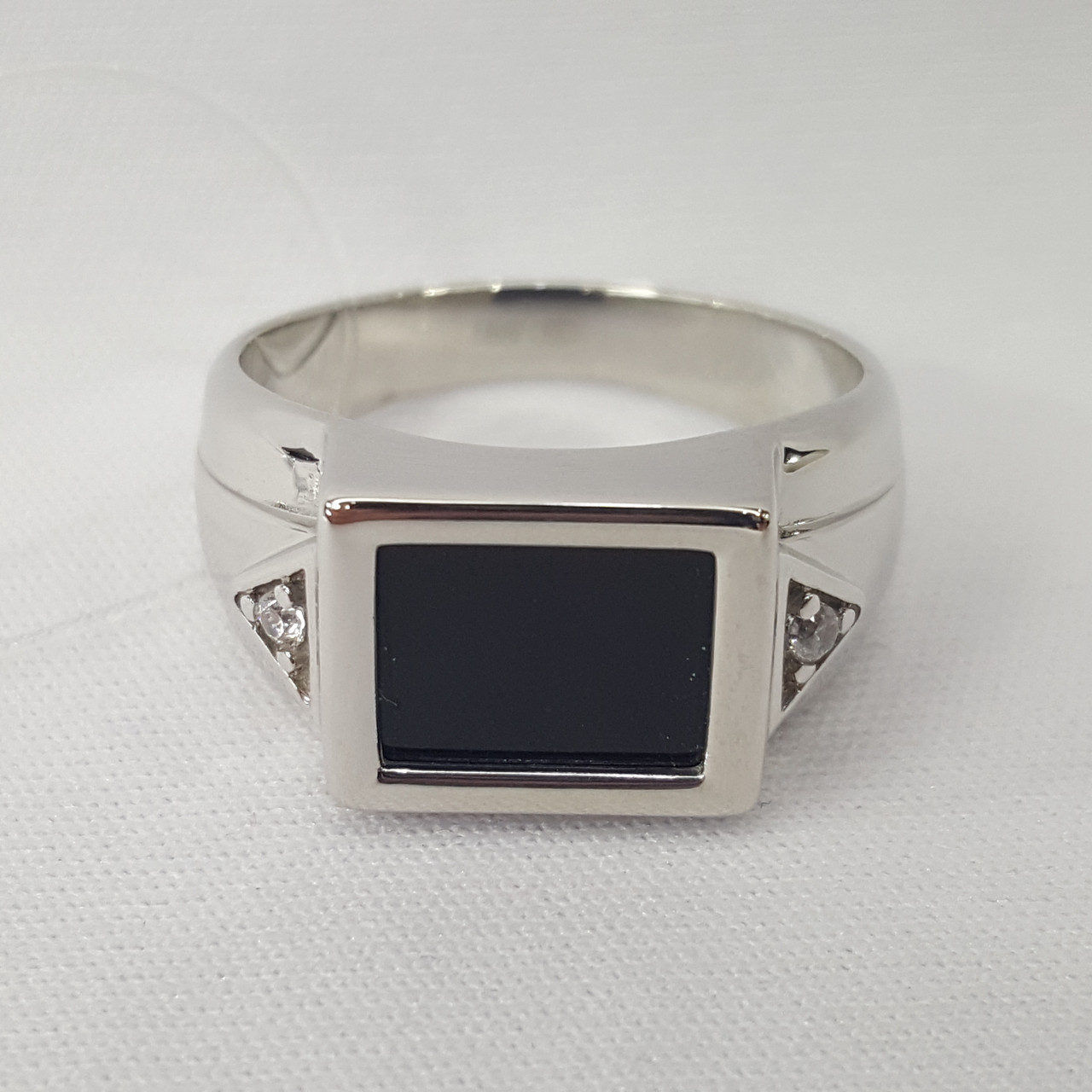 Кольцо из серебра с ониксом и фианитами Diamant 94-112-00491-1 покрыто родием - фото 1 - id-p83966338