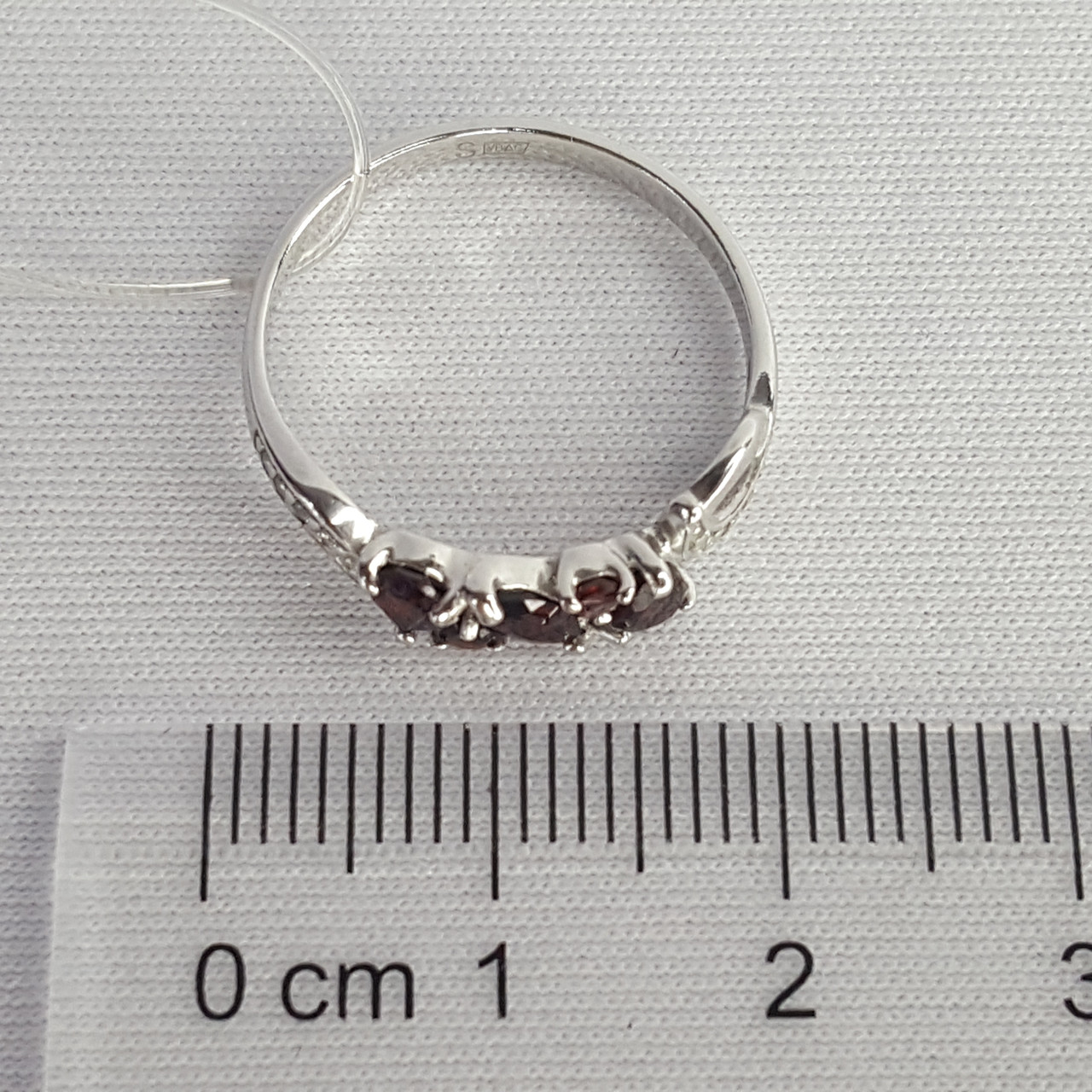 Кольцо из серебра с гранатами и фианитами SOKOLOV 92011594 покрыто родием - фото 3 - id-p56135720