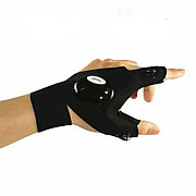 Универсальная перчатка со встроенным светодиодным фонариком на левую руку