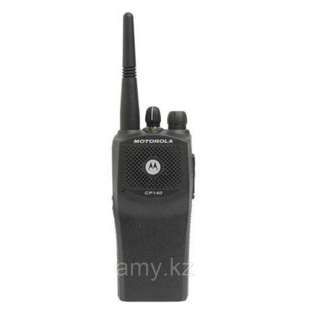 Аналоговая носимая радиостанция Motorola CР-140