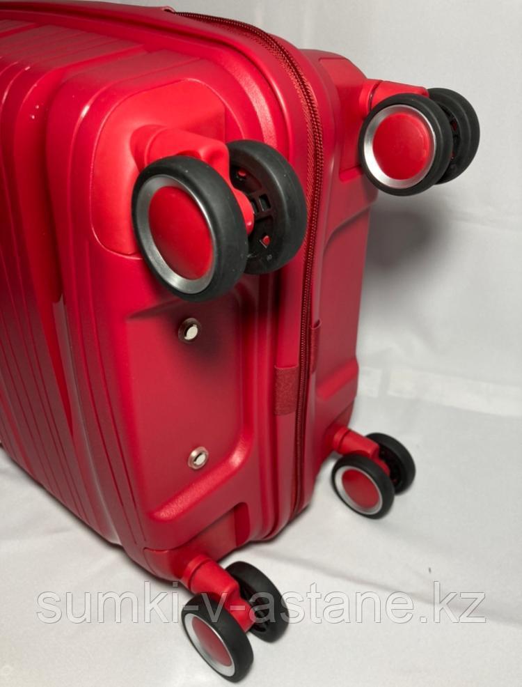 Большой пластиковый дорожный чемодан на 4-х колёсах 'FASHION (высота 74 см, ширина 47 см, глубина 27 см) - фото 4 - id-p109668894