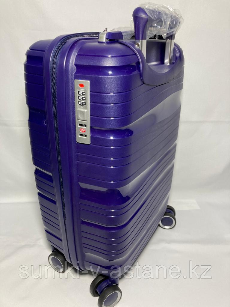 Маленький пластиковый дорожный чемодан на 4-х колёсах Fashion (высота 53 см, ширина 33 см, глубина 21 см) - фото 5 - id-p109816892