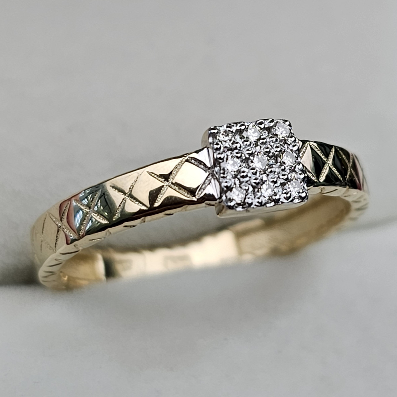 Золотое кольцо с бриллиантом 0.077 Сt VS2/I, 18 размер