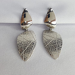 Серьги из серебра SOKOLOV 94024231 серебро с родием, с английским замком