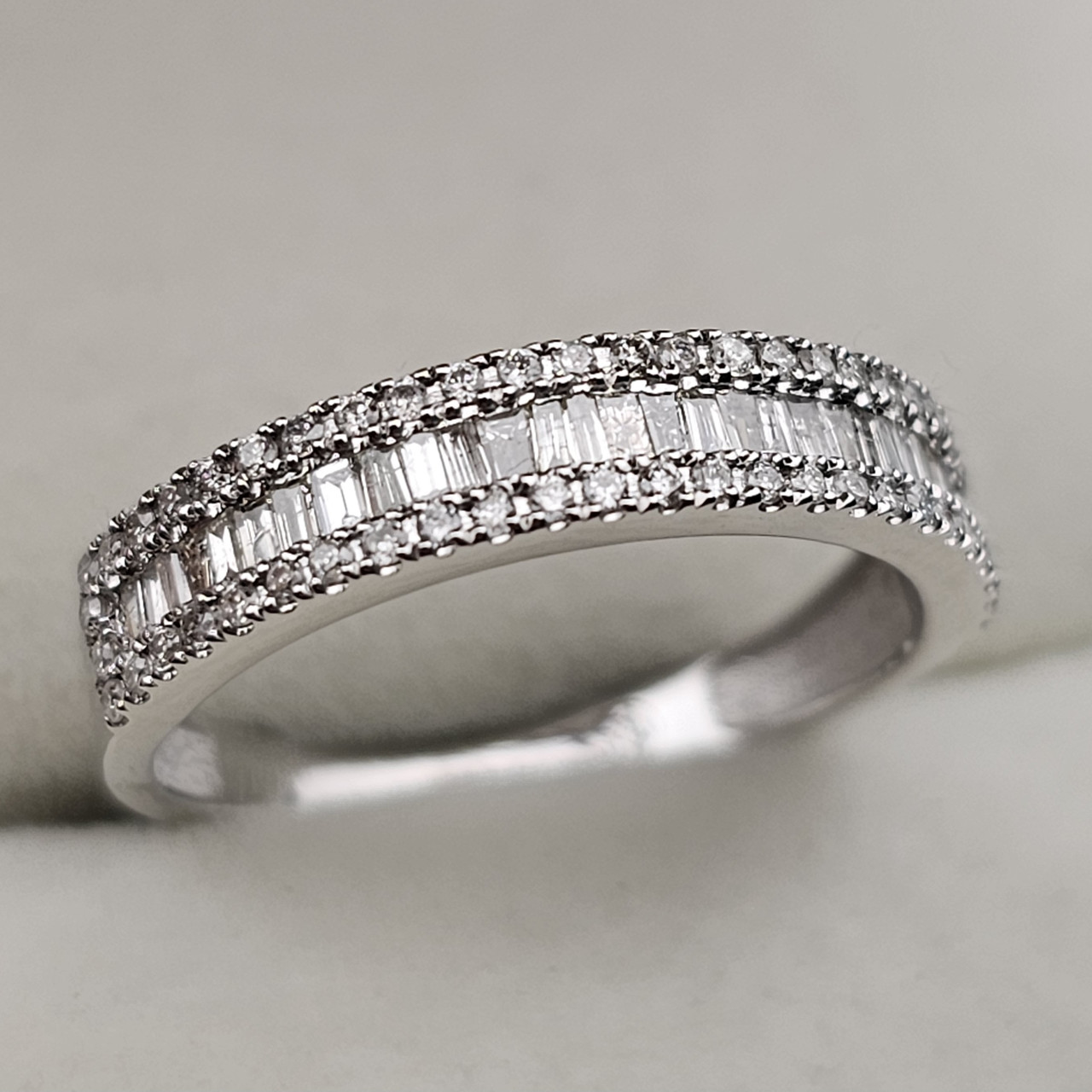 Золотое кольцо с бриллиантами 0.60Сt VS1/G, 18 размер
