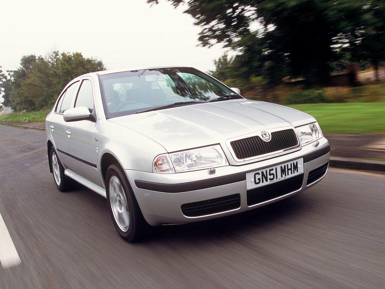 Авточехлы, чехлы на сиденья Skoda Octavia Tour 1996-2010 Автопилот (ромб/классика)