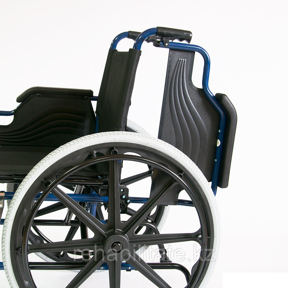 Кресло-коляска механическое стальное FS909(B)-46 - фото 4 - id-p22410308
