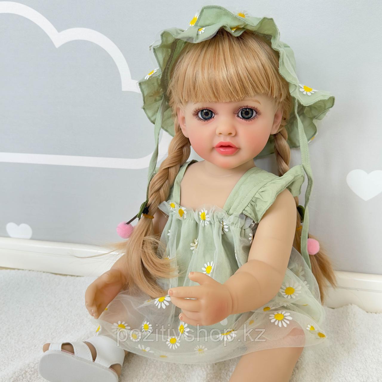 Кукла Реборн девочка зеленое платье с ромашками