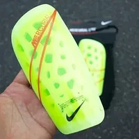 Щитки для футбола, Nike