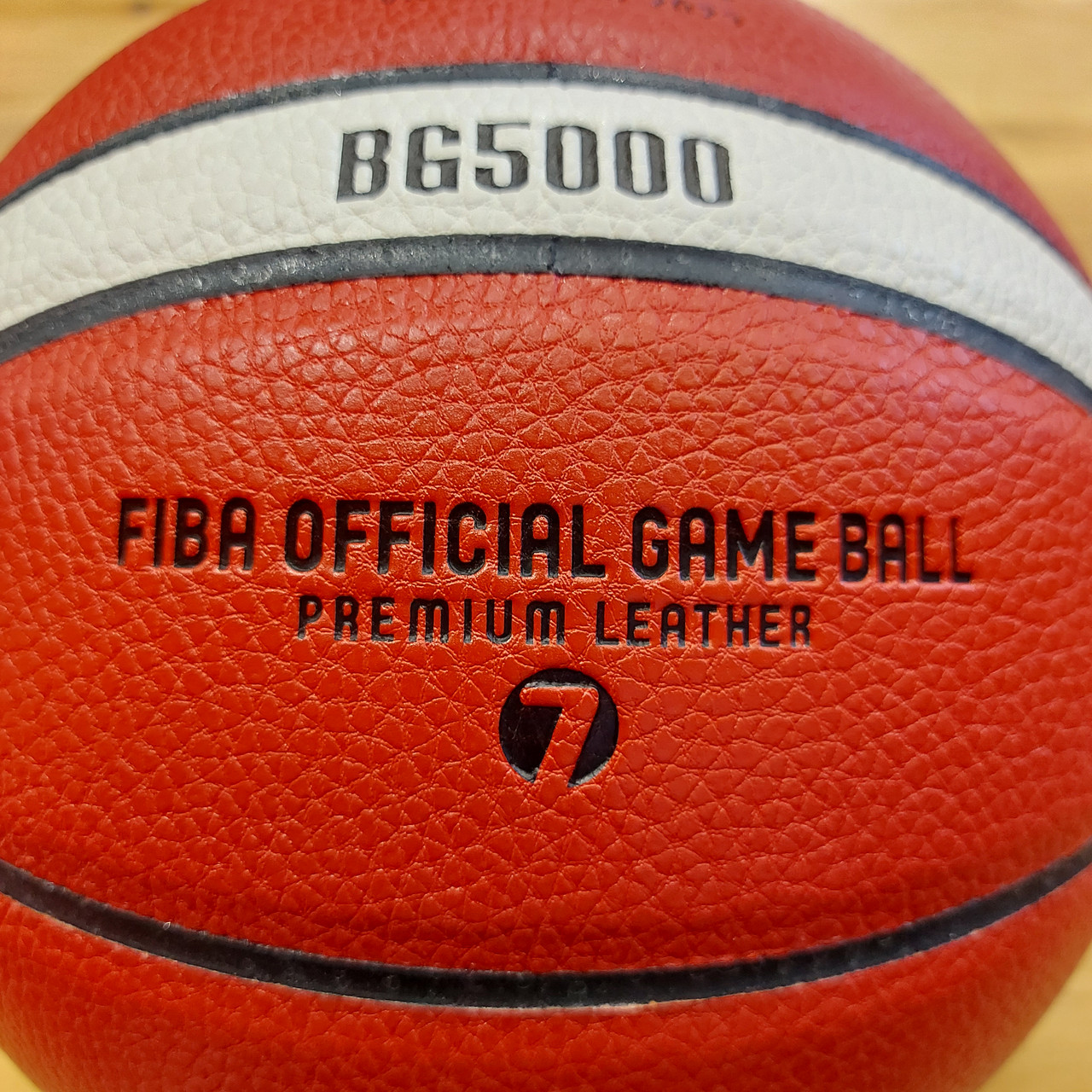 Оригинальный Баскетбольный мяч Molten 3х3 BG5000. Размер 7. Для зала и улицы. - фото 2 - id-p109996011