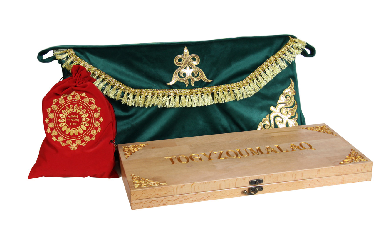 Дикке отырған байланған жігіттің гей видеосы