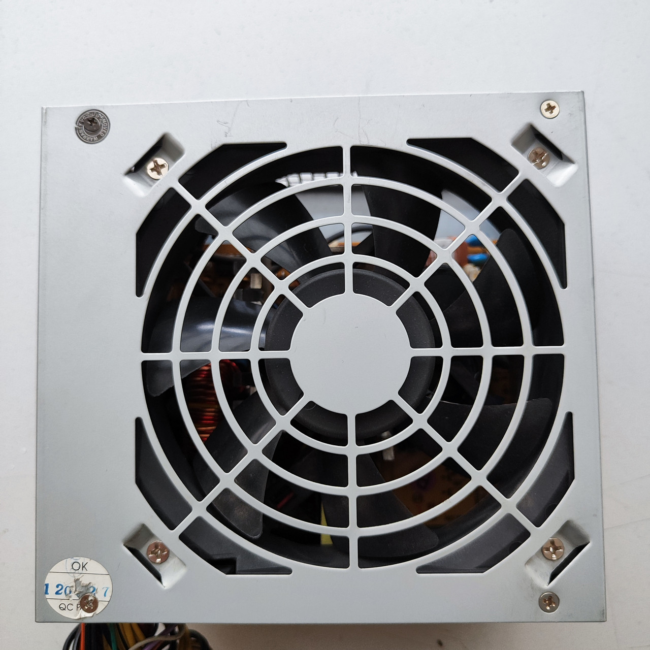 Блок питания ATX 350W HuntKey CP-450H, 12sm fan, 24+4 pin, 2SATA, 6pPCI-E, ATX - фото 4 - id-p110067202