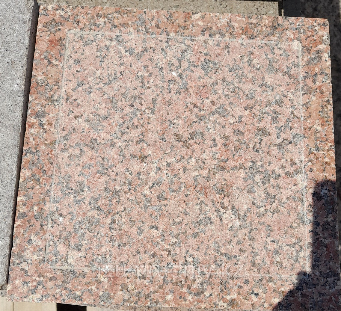 Красивая брусчатка с рамкой 300*300*20 из гранита