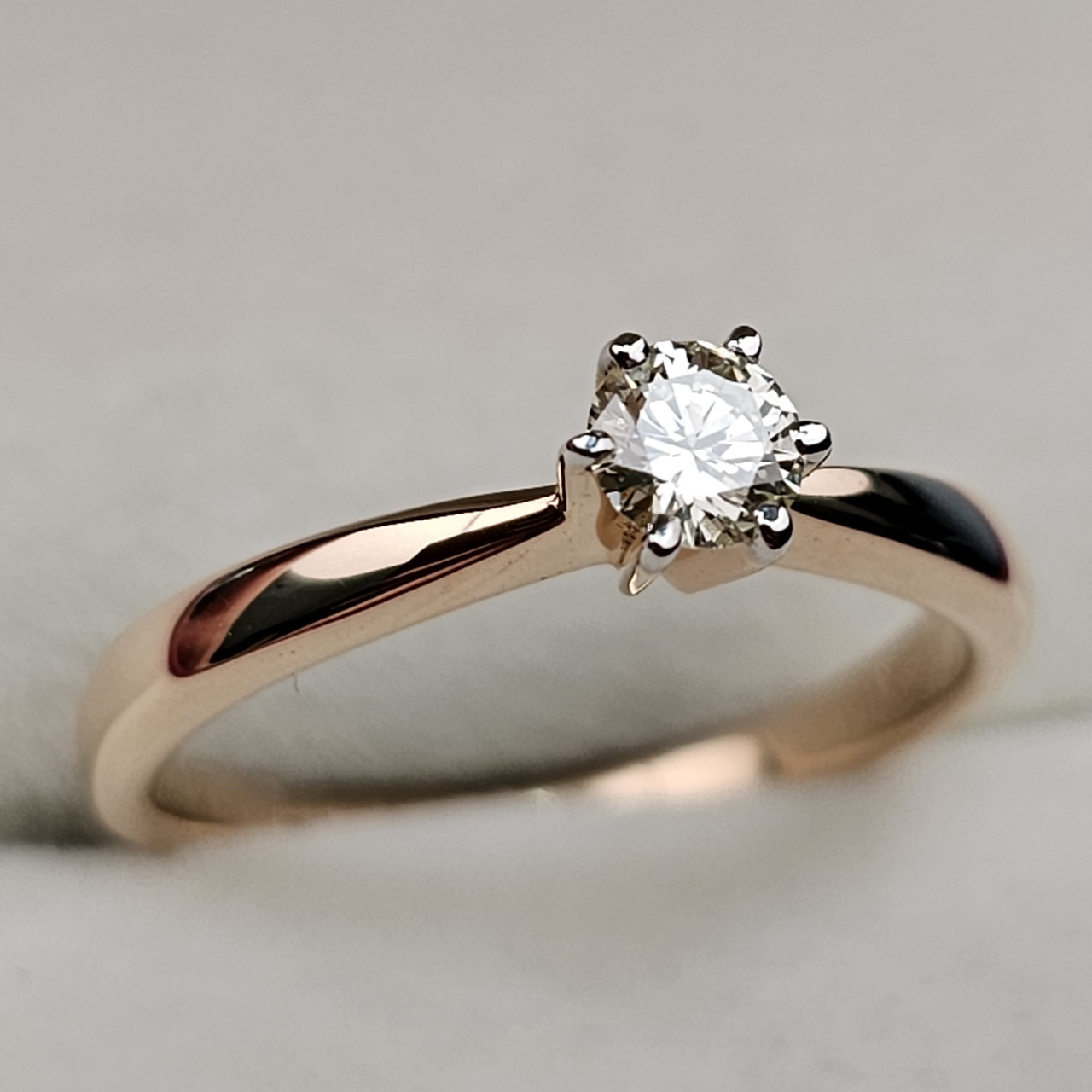 Золотое кольцо с бриллиантами 0.282Ct VS2/I, р-17.5 VG-Cut