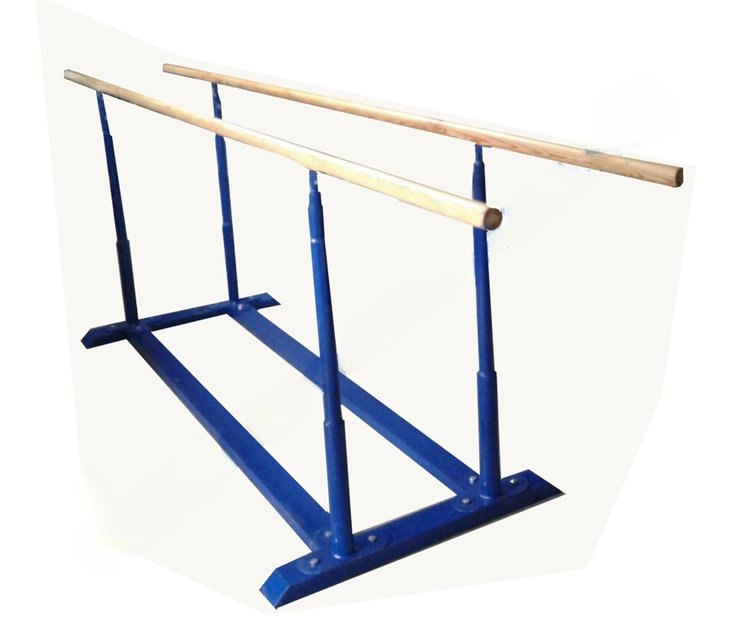 Қысқа юбкаларда және есекте Ол трахния алған кезде айқайлайды