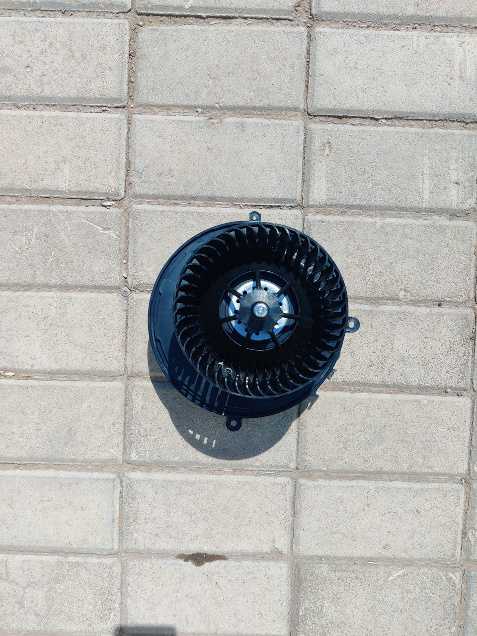 Вентилятор системы отопления в салоне JAC J7 - фото 2 - id-p110295411
