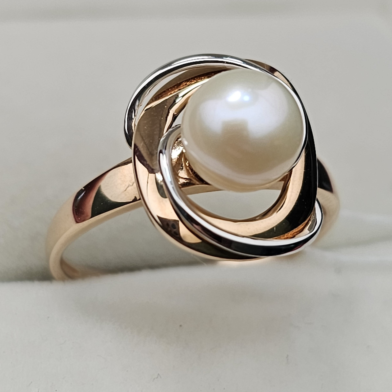 Золотое кольцо с жемчугом 3,05 гр. 585 проба,17,5 размер - фото 6 - id-p110208908