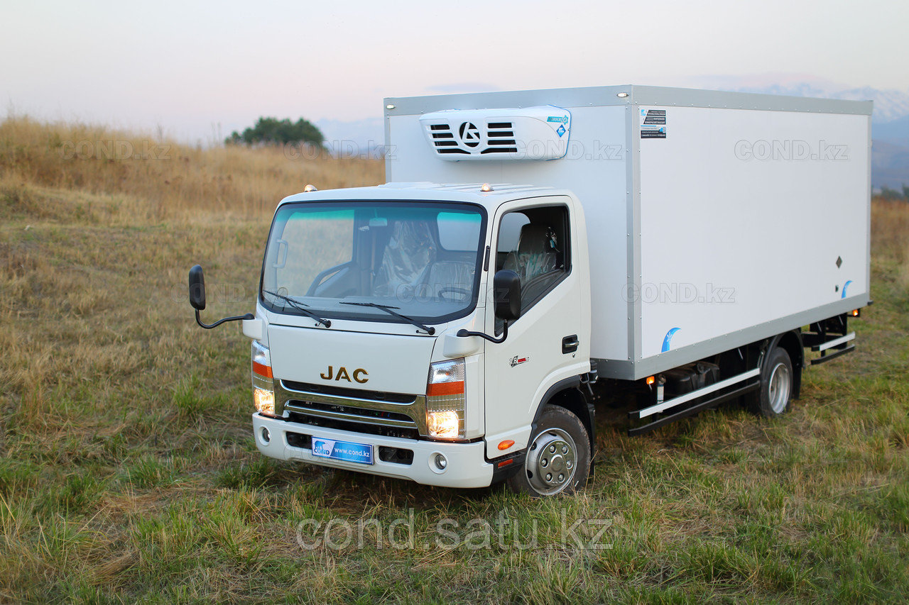 Грузовой фургон-рефрижератор JAC N80 - фото 1 - id-p110427928