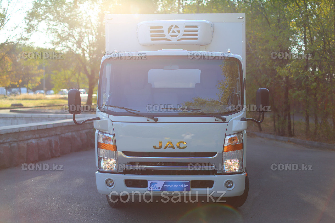 Грузовой фургон-рефрижератор JAC N90 - фото 1 - id-p110428021