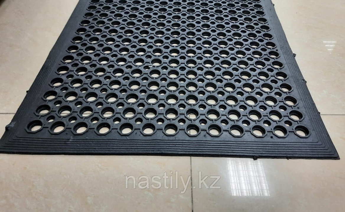 Резиновый коврик 600