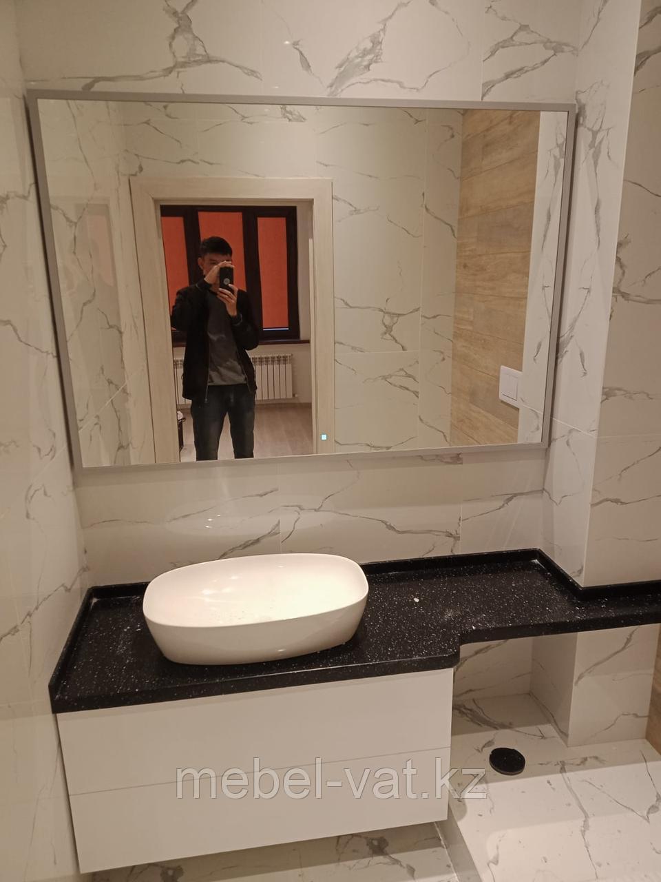 Тумба и зеркало для ванной комнаты
