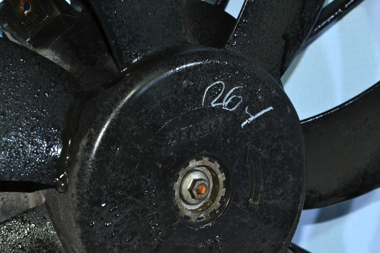 Диффузор радиатора на Toyota Avensis T250 - фото 7 - id-p110491547
