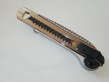 Канцелярский нож