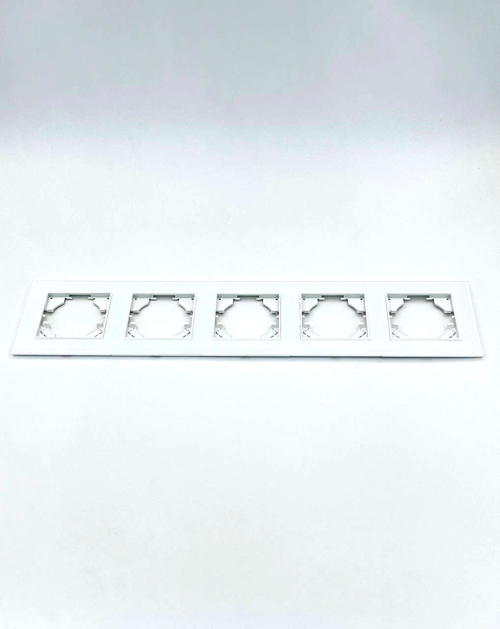 Рамка ZION 5-АЯ (пятерная) белая стекло - фото 1 - id-p110522510
