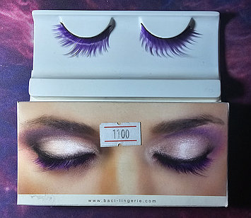 Жалған кірпіктер күлгін, желімсіз.