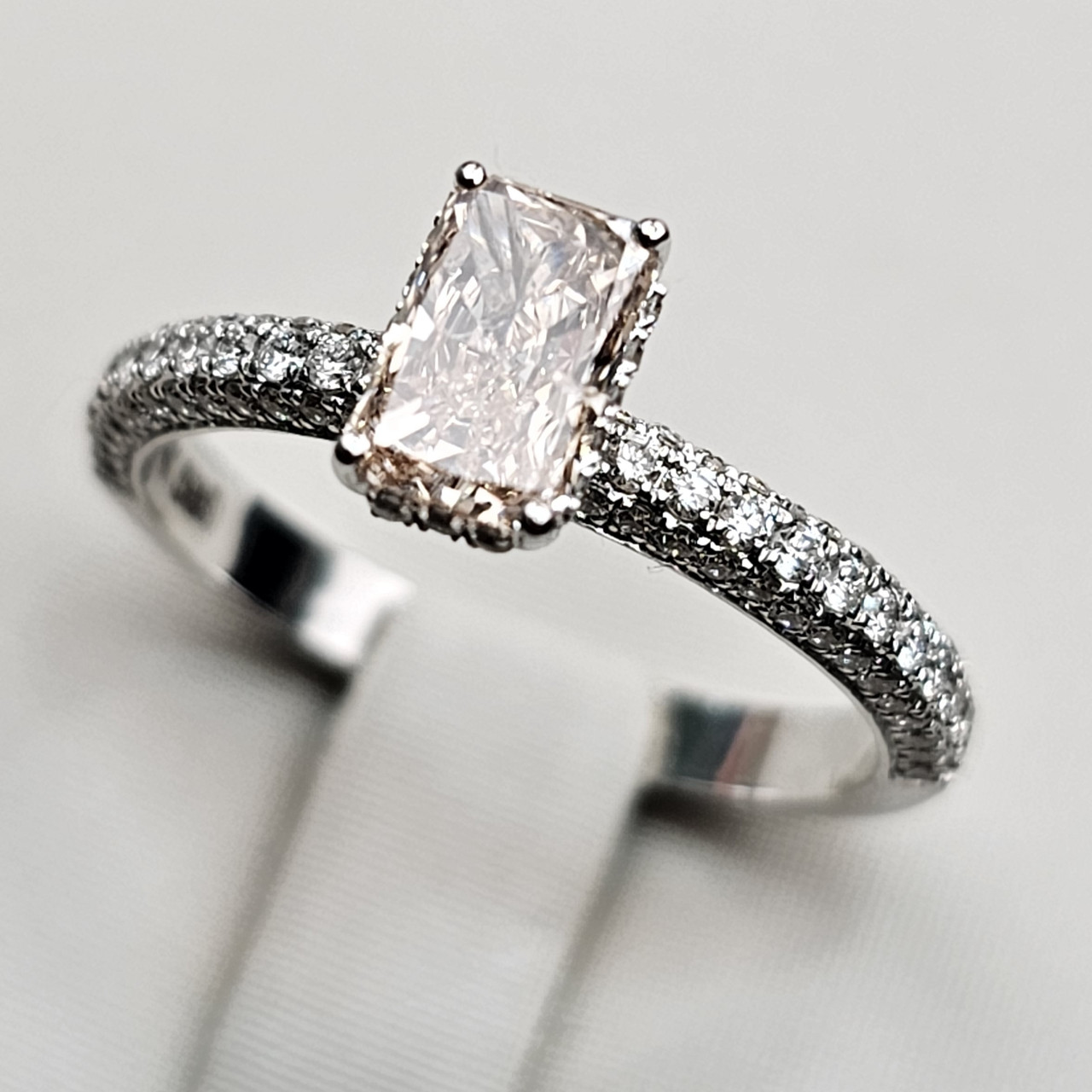 Золотое кольцо с бриллиантами 0.70Сt SI2/Pink огранка "Радиант" 0,51Сt VS2/H, 17.5 размер - фото 9 - id-p110528594