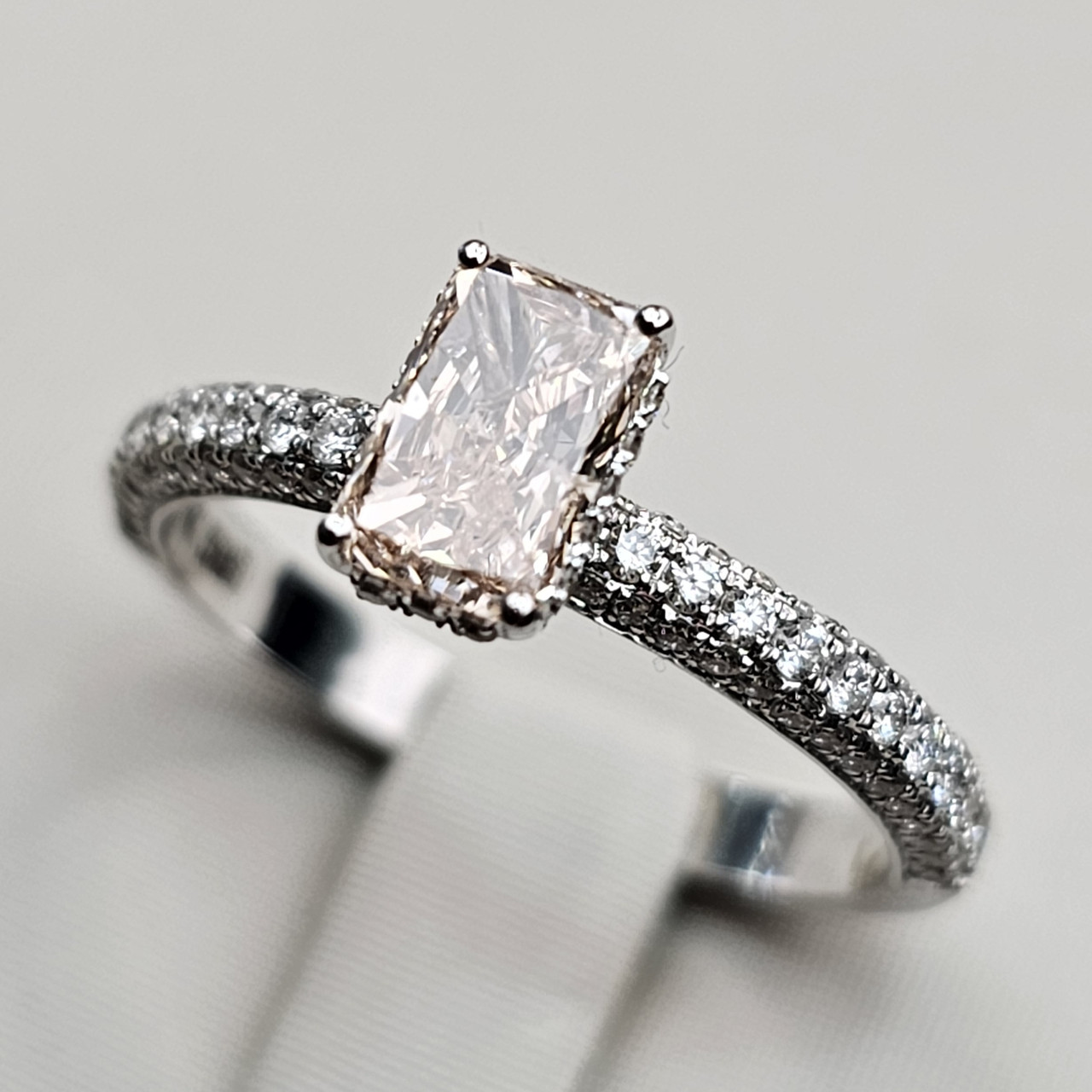Золотое кольцо с бриллиантами 0.70Сt SI2/Pink огранка "Радиант" 0,51Сt VS2/H, 17.5 размер - фото 8 - id-p110528594
